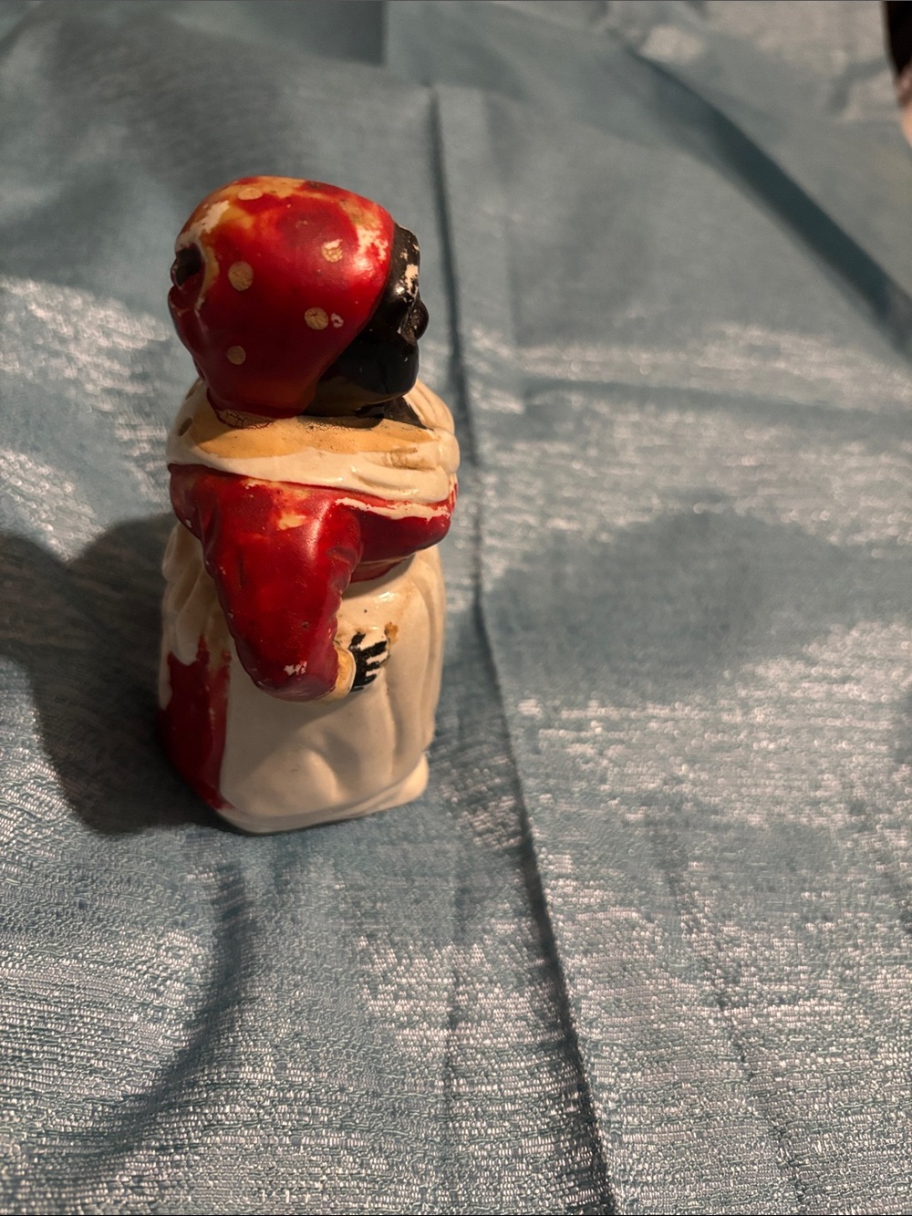 Vintage Ceramic Figurine in Red and White - Picture 2 of 8